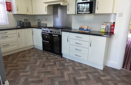 Yardley House | Large 5 Bed House, Sleeps 10 Near NEC, City Centre,BHX