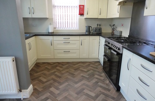 Yardley House | Large 5 Bed House, Sleeps 10 Near NEC, City Centre,BHX