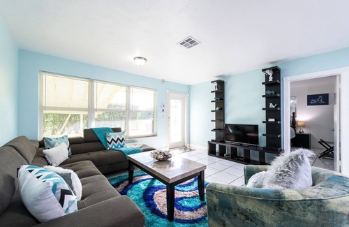 Boulevard Heights House | LARGE 5 Bedroom POOL HOME IN HOLLYWOOD WOW! plus POOL and more