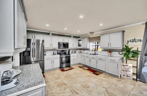 Kissimmee Villa | Large 5 Bedroom Property Close to All The Attractions