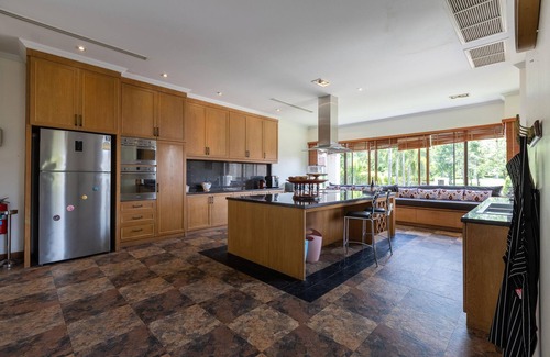 Hua Hin Villa | Large 6 Bed Luxury Villa on the Golf Course (PHJ)