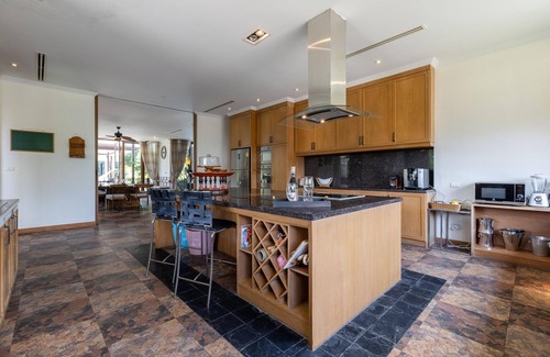Hua Hin Villa | Large 6 Bed Luxury Villa on the Golf Course (PHJ)