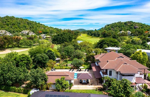 Hua Hin Villa | Large 6 Bed Luxury Villa on the Golf Course (PHJ)