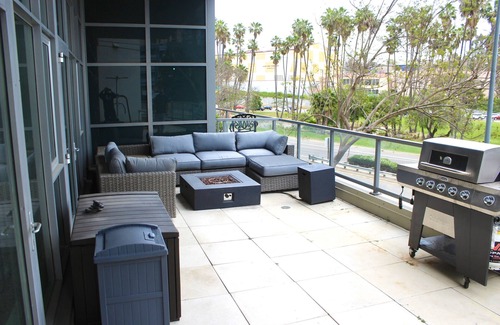 Cortez Hill Condo | Large and Bright Downtown Condo W/400 sq ft. of outdoor living space + Parking