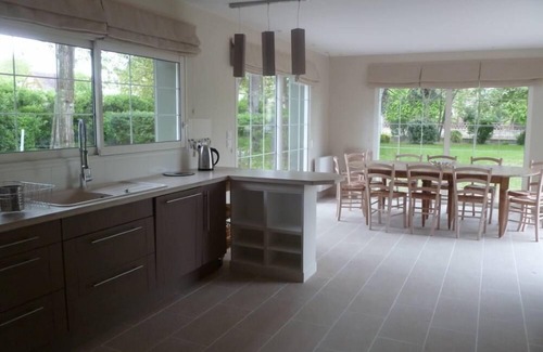 Cabourg House | LARGE AND COMFORTABLE RENOVATED VILLA AND ITS CLOSED GARDEN 200 M FROM THE BEACH
