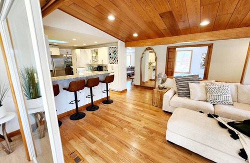 Brewster House | Large and Luxurious Cape Cod Escape at Rocky Hill