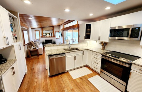 Brewster House | Large and Luxurious Cape Cod Escape at Rocky Hill