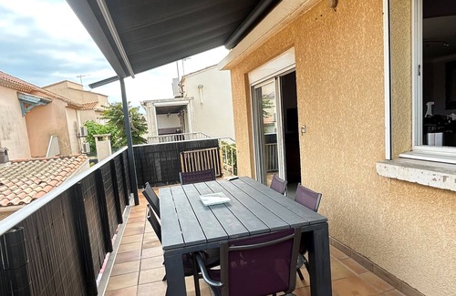 Valras-Plage Apartment | Large apartment 50m from the supervised beach