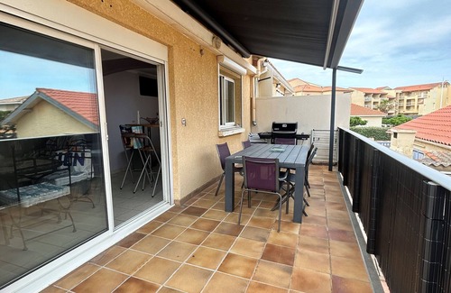 Valras-Plage Apartment | Large apartment 50m from the supervised beach