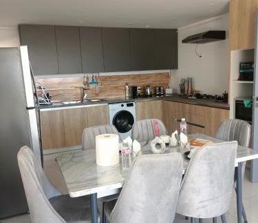 Bordj el Kiffan Apartment | Large Apartment, Sea View, Jacuzzi & Family Games