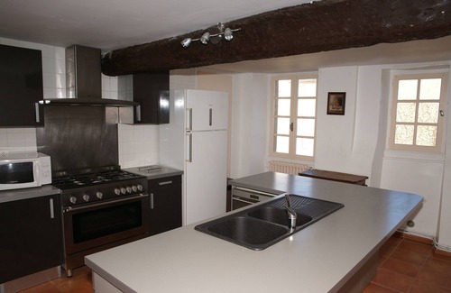 Airoux Apartment | Large apartment, south-facing view