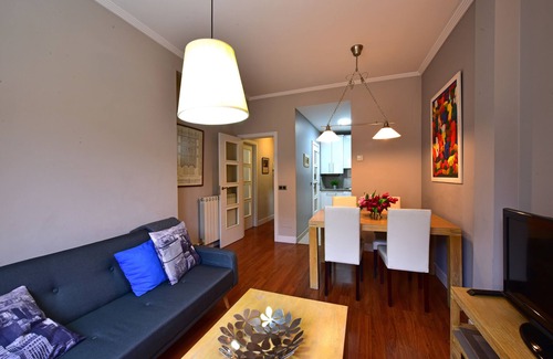 Centro Apartment | LARGE APARTMENT. VERY CENTRAL. AIR CONDITIONING FREE WIFI. GARAGE OPTION