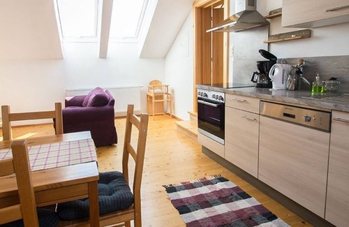 Zell Am Moos Apartment | Large apartment with lake view - family holiday Stabauer (4 flowers)