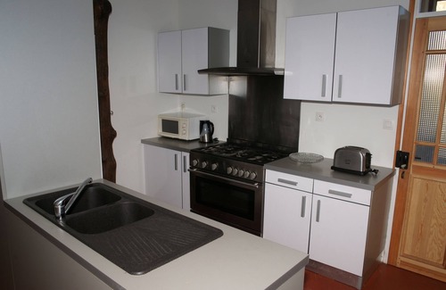Airoux Apartment | Large apartments, 4 bedrooms, 10 to 14 people, swimming pool, tennis, park .
