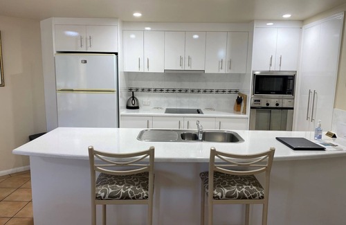 Yorkeys Knob Apartment | Large Beachfront Apartment