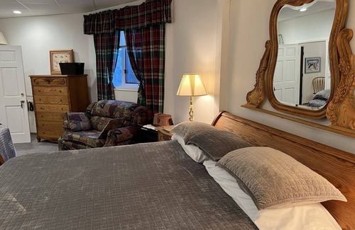 Healy Bed & Breakfast | Large beautiful bedroom, maximum 3