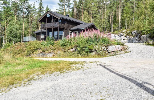 Kvinesdal House | Large, beautiful wooden house a few kilometers from the mining town of Knaben.