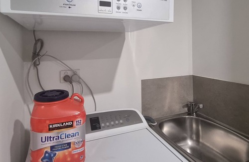 Lyneham Apartment | Large Bedroom with Private Bathroom and Luandry in Shared Apartment.
