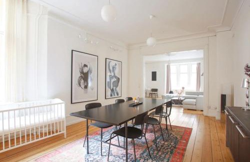 Osterbro Apartment | Large & Bright 3BR Apartment w Whirlpool Near Metro