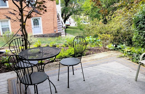 Lewisburg Apartment | Large but cozy apartment, in a private setting. Walking distance to town.