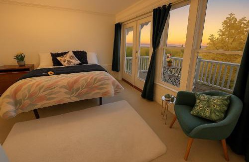 Stevens Hotel | Large Capitol Hill Home Family Retreat
