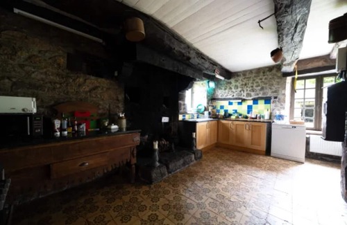 Guitte House | Large Charming Detached Peaceful Secluded Longere Dinan Chateaus Lake Nearby