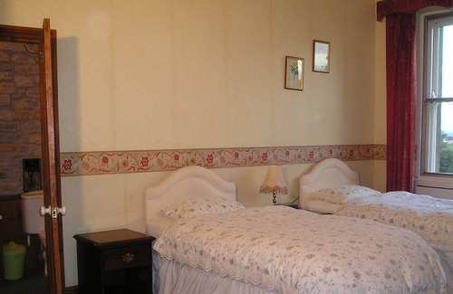 Clutton House | Large country house near Bath, SW England. Sleeps groups 15 - 24 (max 30).