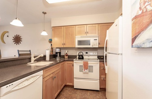 Bigfork Condo | Large condo w/fireplace & water access/views - Marina Cay Bayside