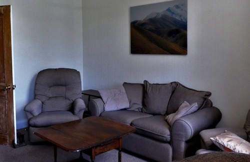 Lawrence Cottage | Large cottage ideal for couples.