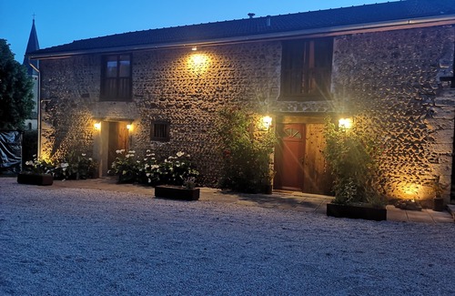 Peyraube Cottage | Large country cottage at the foot of the Pyrenees