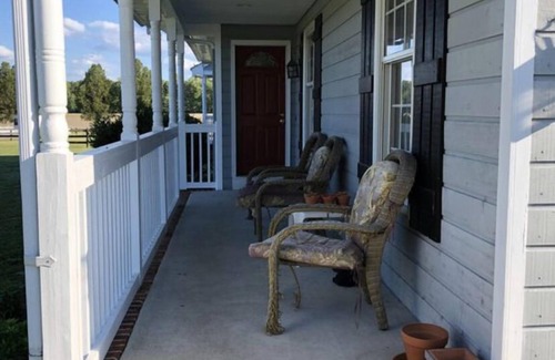 Mechanicsville House | Large country home sleeps 13