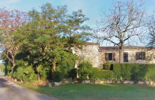 Saint-Clar Cottage | Large country house in beautiful nature, yet close to the village