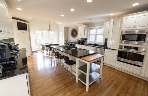 Prospect House | Large Derby/PGA Home, Great Location!