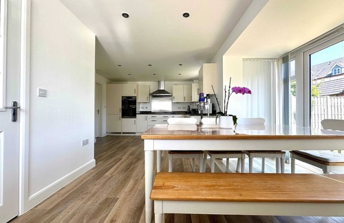 Bicester House | Large Detached 5 bedroom House in Bicester