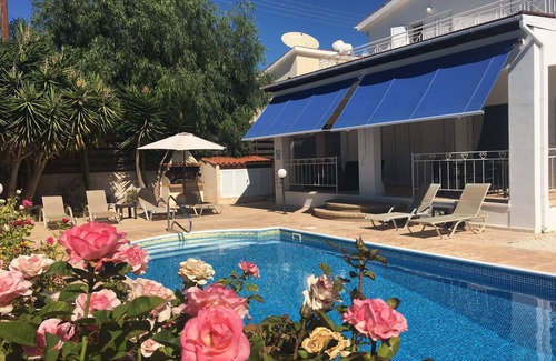 Peyia Town Villa | Large detached family Villa with private pool and beautiful gardens, full a/c.