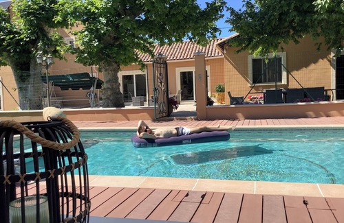 Avignon Villa | Large detached villa in Avignon for 12 people
