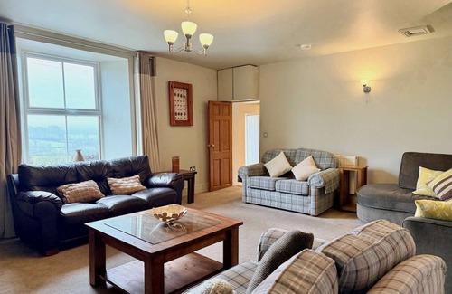 Newton Grange House | Large, Dog-friendly, Seven-bedroom Farmhouse with hot tub