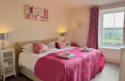 Newton Grange House | Large, Dog-friendly, Seven-bedroom Farmhouse with hot tub