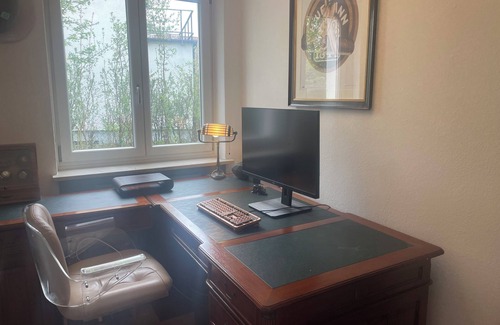 Munchen District Villa | Large dream house in noble suburb of Munich, 15min. City centre, 12min. lake