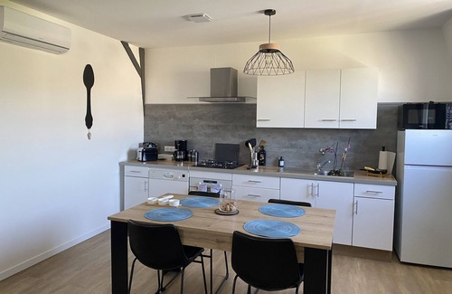 Epernay Apartment | Large elegant apartment in the heart of Epernay. Quiet top floor with lovely view.