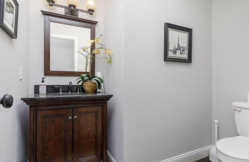 Keller House | Large Executive Family Home with Pool near DFW Airport