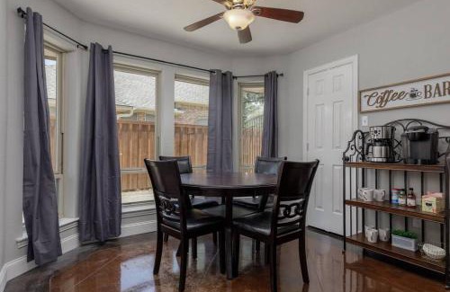 Keller House | Large Executive Family Home with Pool near DFW Airport