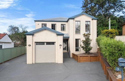 North Lambton House | Large executive residence