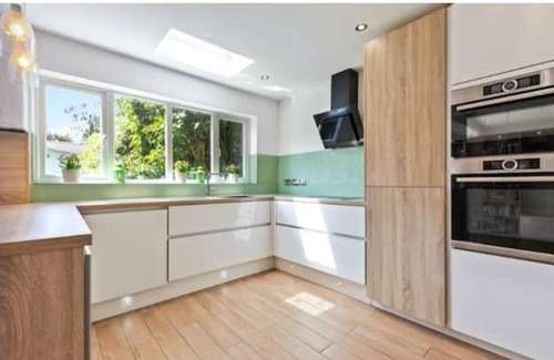 Coombe Hill House | Large Family Home near Richmond Park