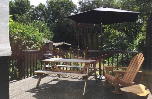 St. Andrew's Apartment | Large family home with easy access to M25 & London