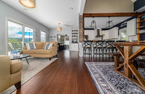 Lexington House | Large Family Mountain Home, Hot Tub+Wi-Fi+Firepit