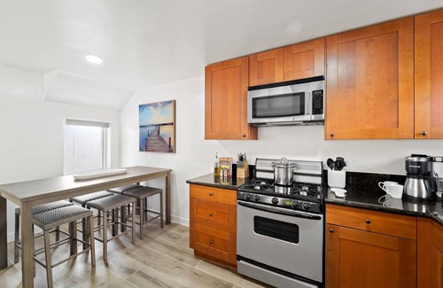 Bankers Hill Apartment | Large Historic Luxe Bankers Hill Apartment