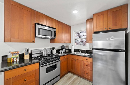 Bankers Hill Apartment | Large Historic Luxe Bankers Hill Apartment