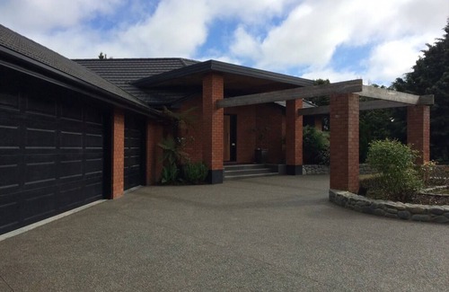 Rolleston House | Large Holiday Home in Rolleston
