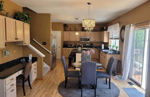 Algonquin House | Large Home for Rent - Beats 2 Hotel Rooms!